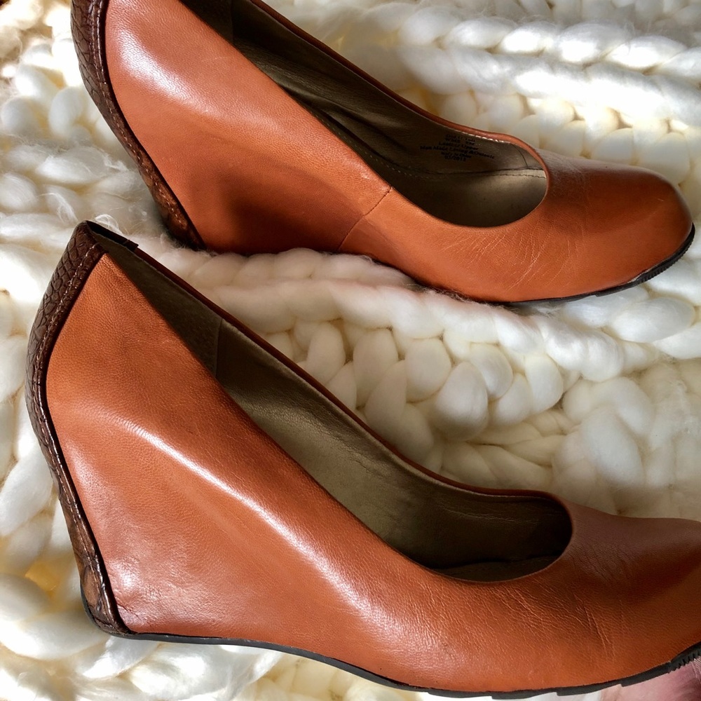 Leather wedges